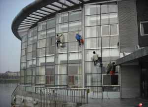 提升城市形象，保障建筑安全——臨桂縣工廠高空清潔與開(kāi)荒保潔服務(wù)全解析